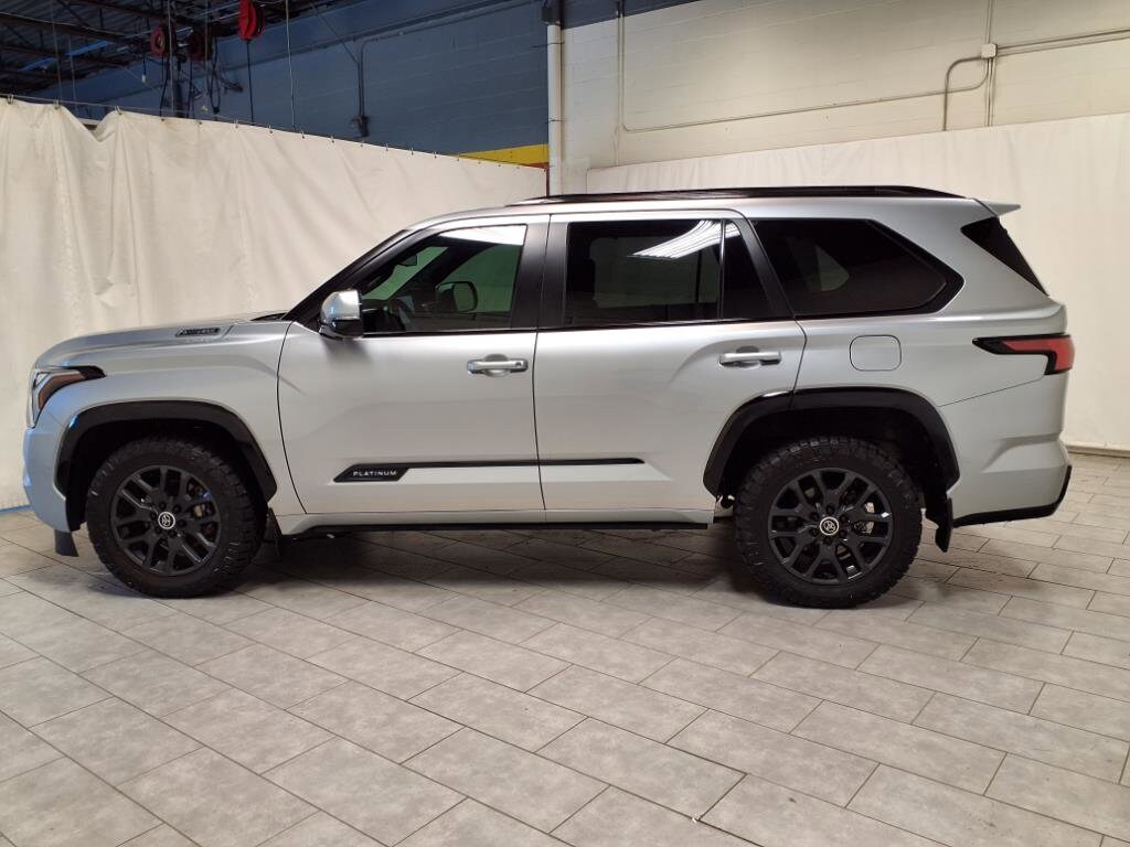 2024 Toyota Sequoia Platinum photo 2