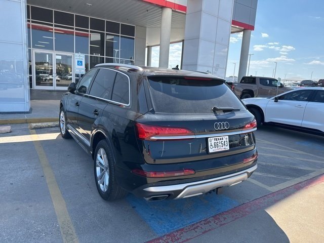 2025 Audi Q7 55 Premium Plus photo 3