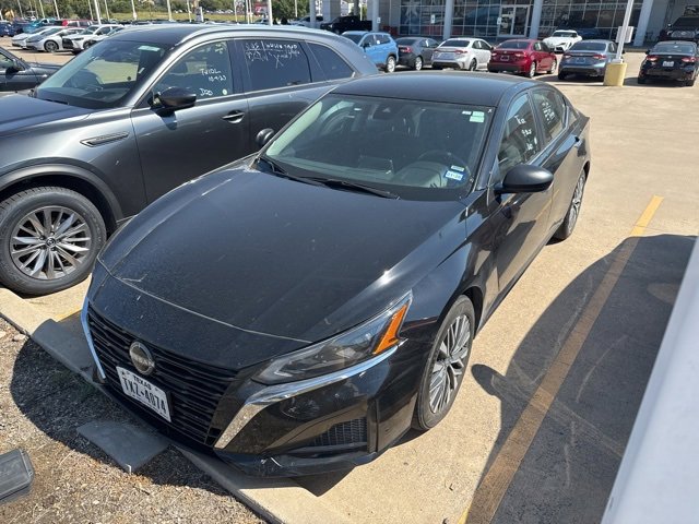 2024 Nissan Altima 2.5 SV photo 2