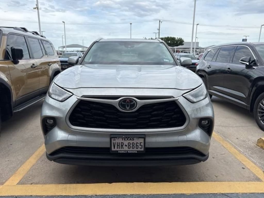 Used 2023 Toyota Highlander XLE SUV