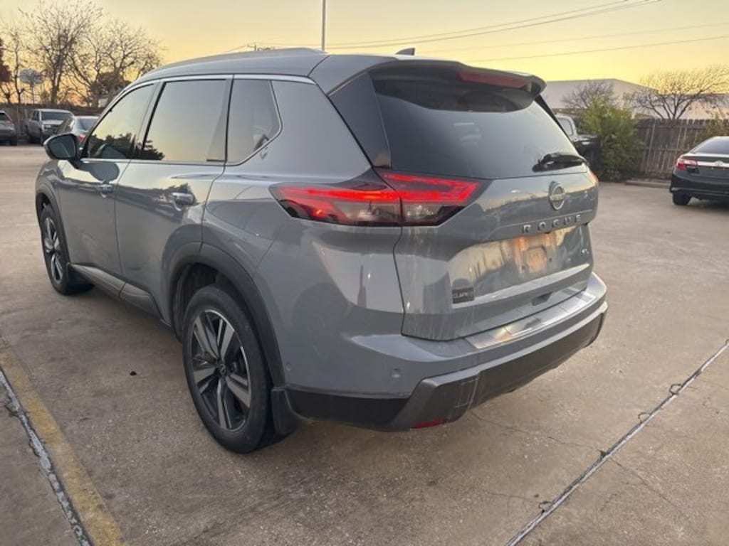 Used 2024 Nissan Rogue SL SUV