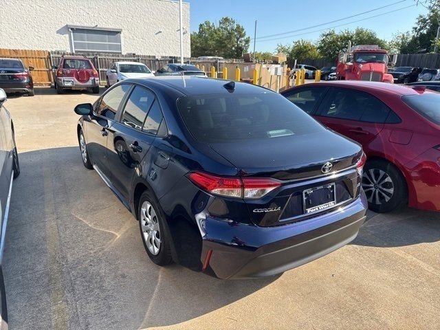 2025 Toyota Corolla LE photo 3