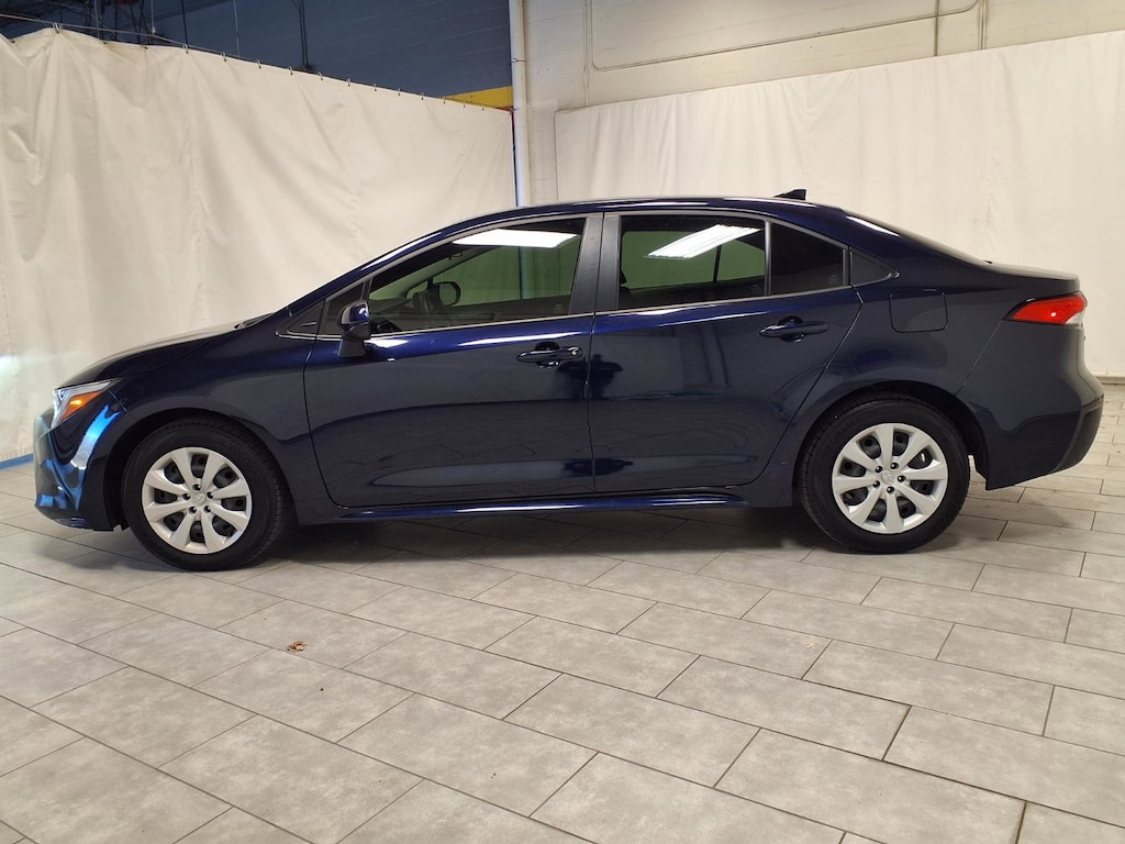 Used 2025 Toyota Corolla Hybrid LE Sedan