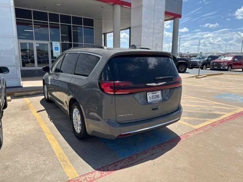 Used 2022 Chrysler Pacifica Touring L Van Passenger Van