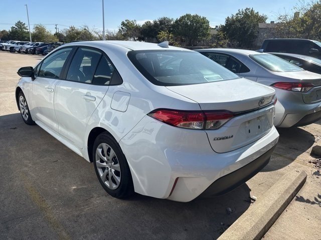 2024 Toyota Corolla LE photo 3