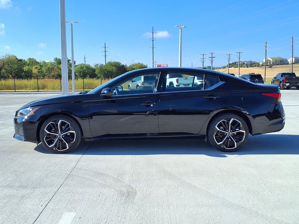 Used 2025 Nissan