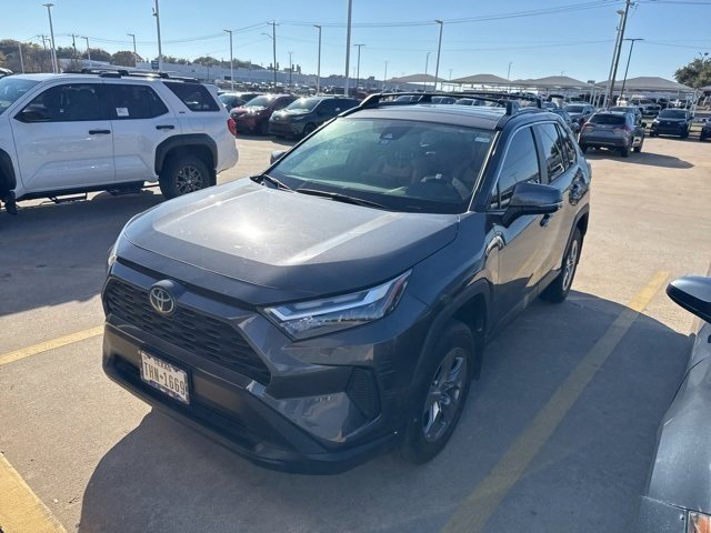 2023 Toyota RAV4 XLE photo 2