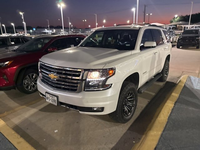 2017 Chevrolet Tahoe LT photo 2