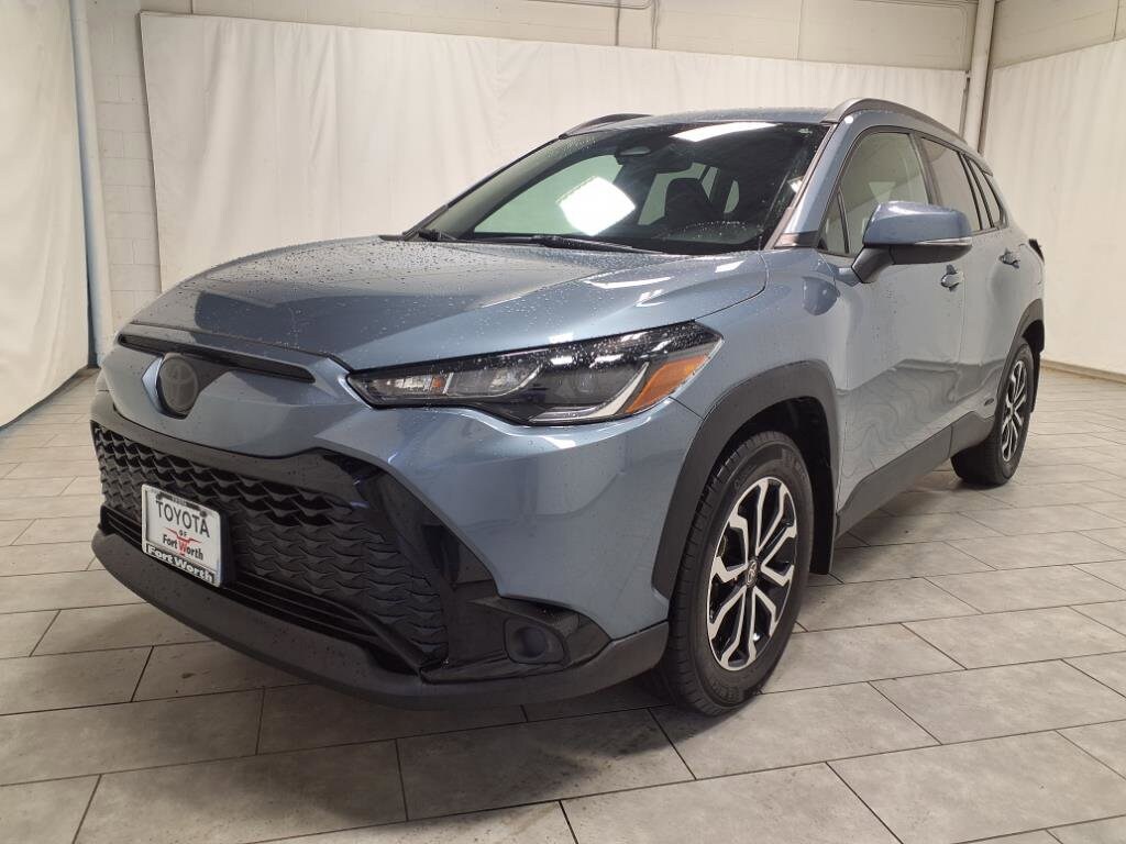 2024 Toyota Corolla Cross Hybrid SE photo 2