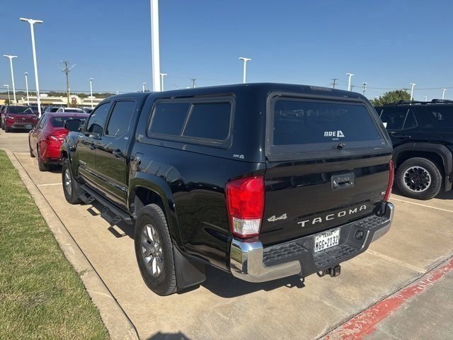 2017 Toyota Tacoma SR5 V6 photo 2