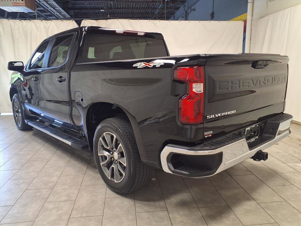 2023 Chevrolet Silverado 1500 LT photo 4