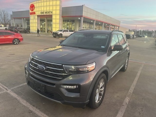 2021 Ford Explorer XLT photo 2