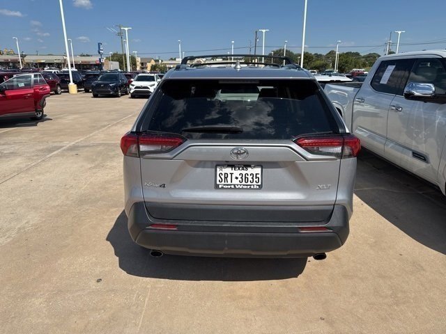 2023 Toyota RAV4 XLE Premium photo 3