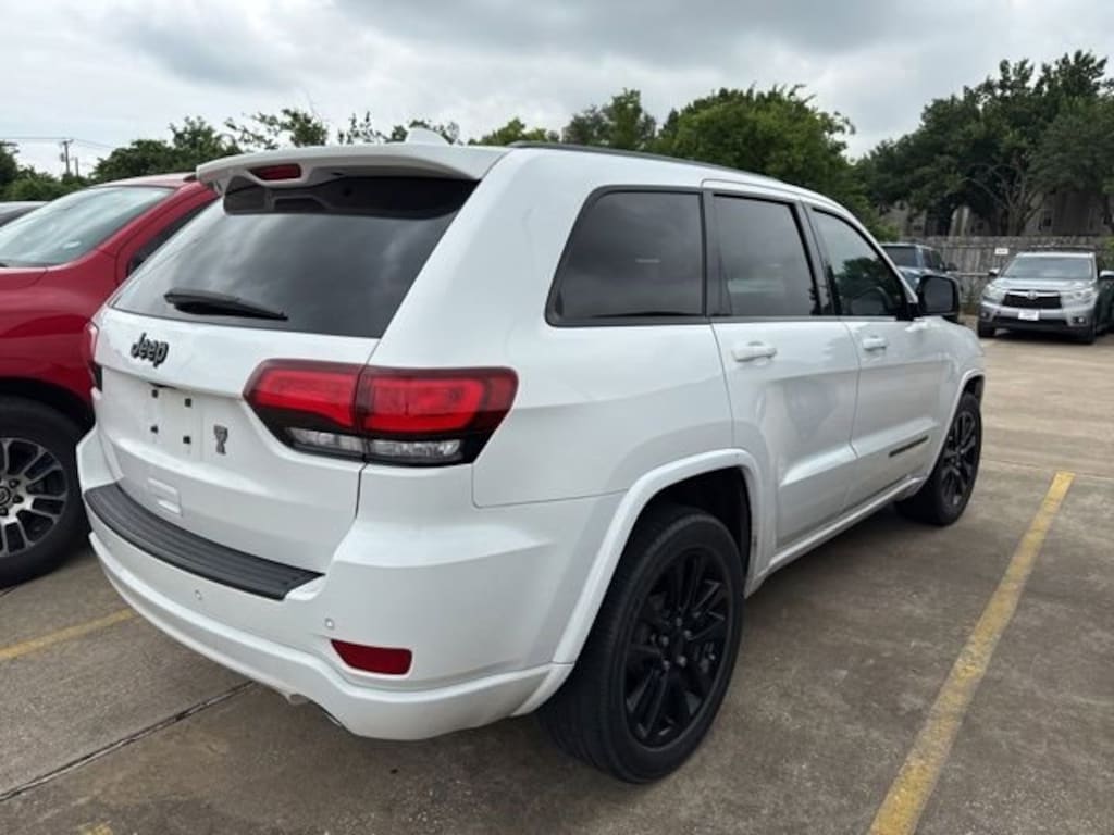 Used 2019 Jeep Grand Cherokee Altitude SUV
