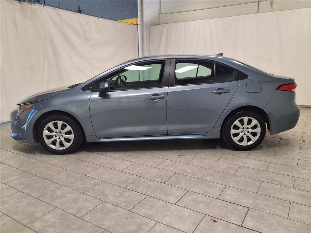 2024 Toyota Corolla LE photo 3