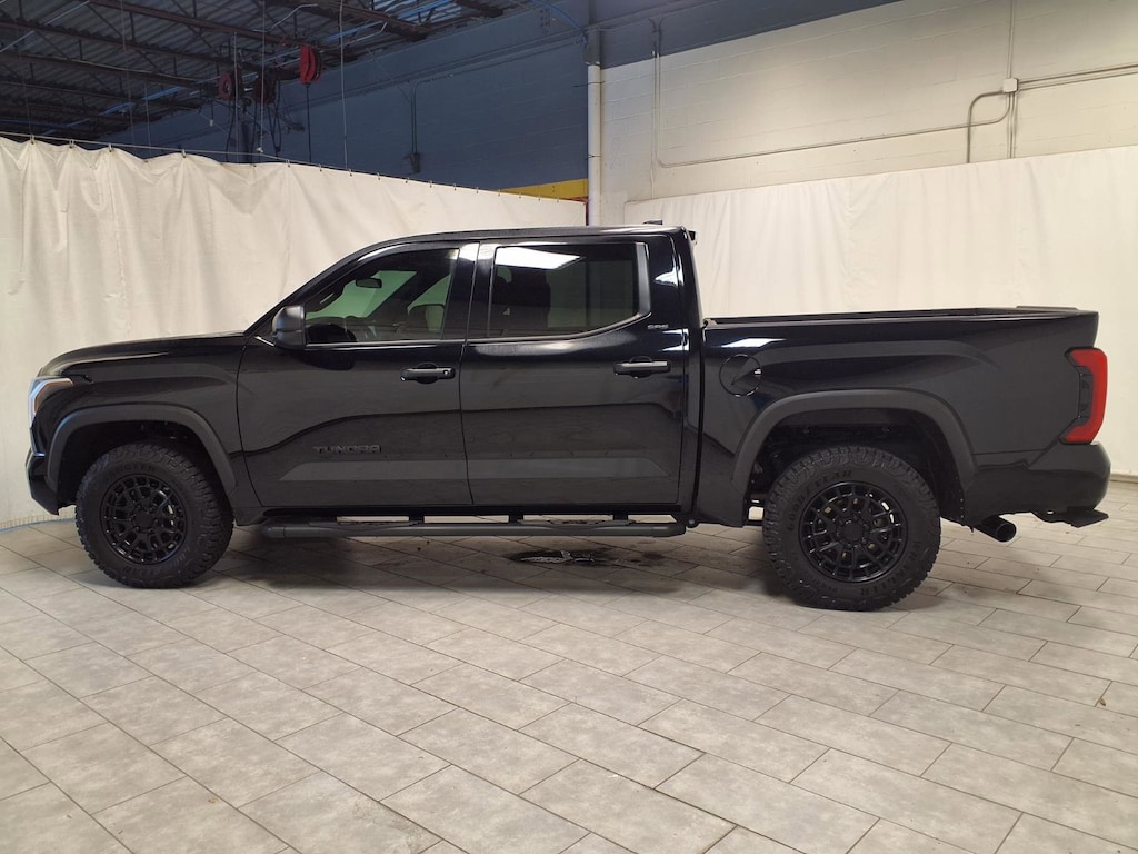 2025 Toyota Tundra SR5 photo 4