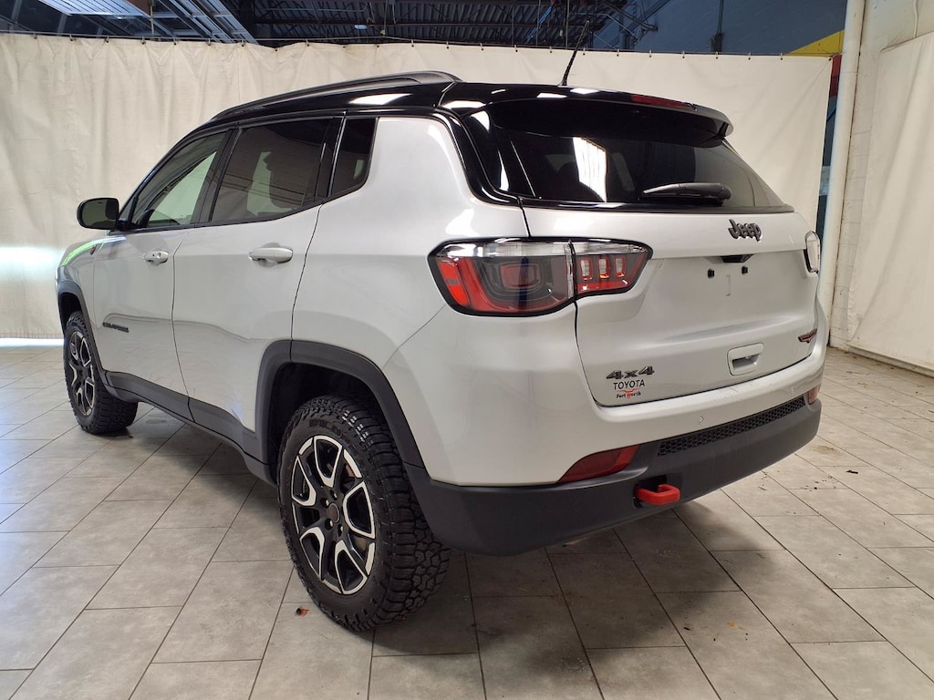 Used 2025 Jeep Compass Trailhawk SUV