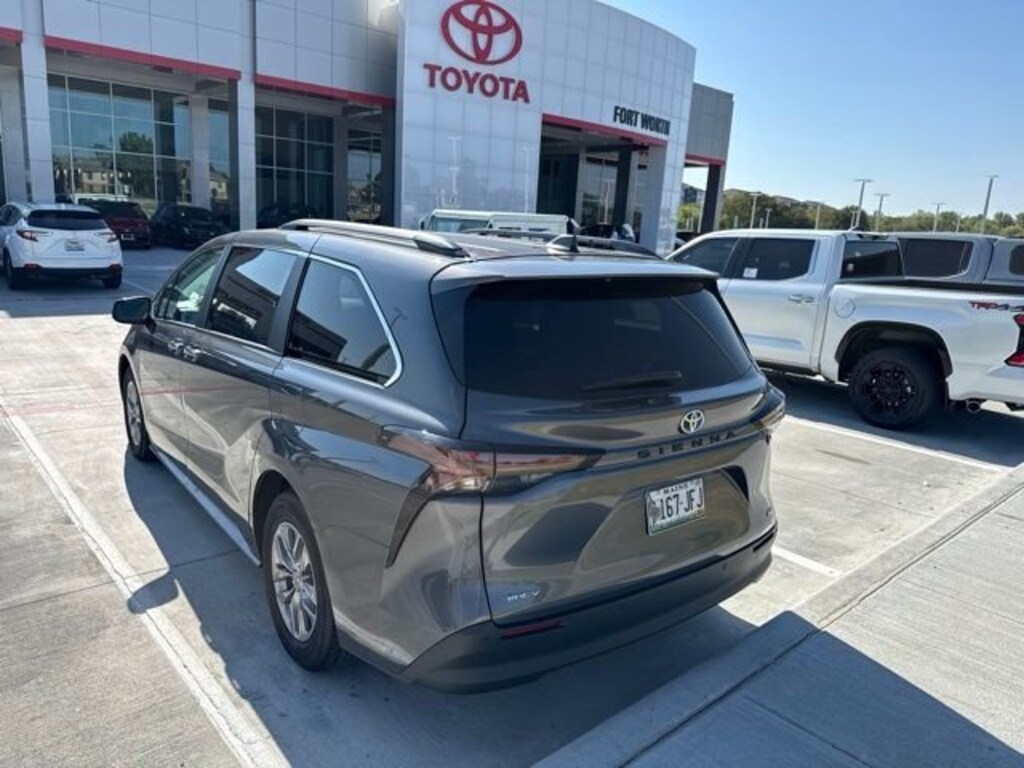 Used 2025 Toyota Sienna XLE 8 Passenger Van Passenger Van