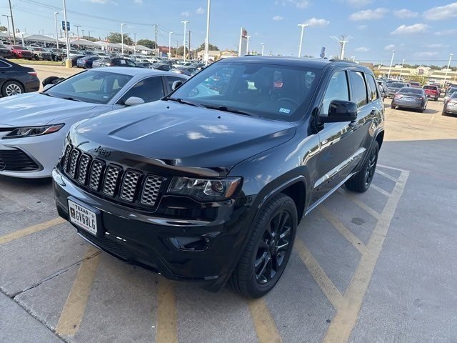 2018 Jeep Grand Cherokee Laredo Altitude photo 2
