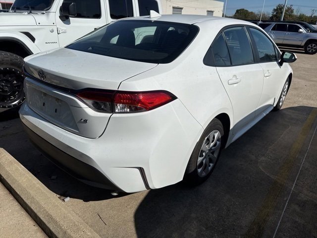 2024 Toyota Corolla LE photo 4