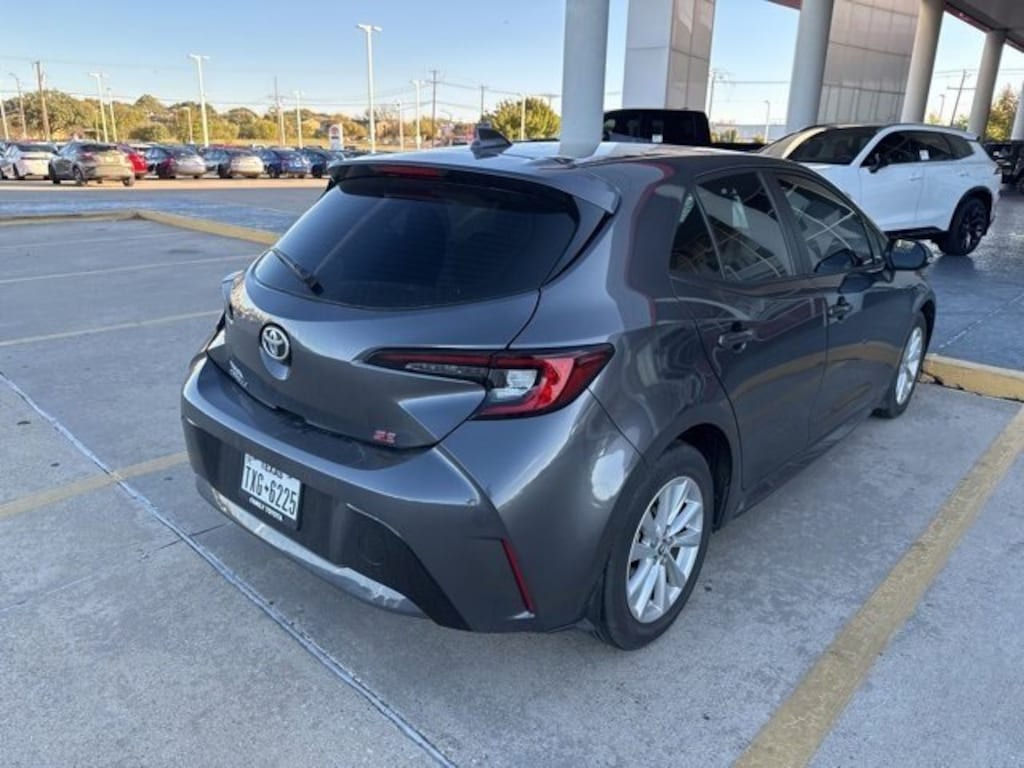Used 2024 Toyota Corolla Hatchback SE Hatchback