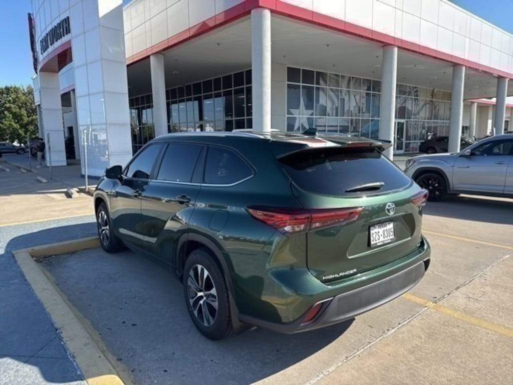 Used 2023 Toyota Highlander L SUV