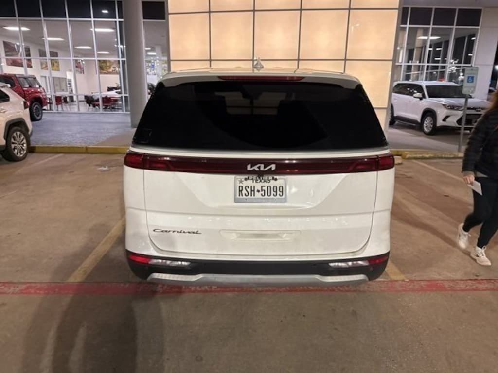 Used 2022 Kia Carnival LXS MPV