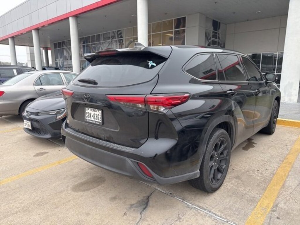 Used 2022 Toyota Highlander L SUV