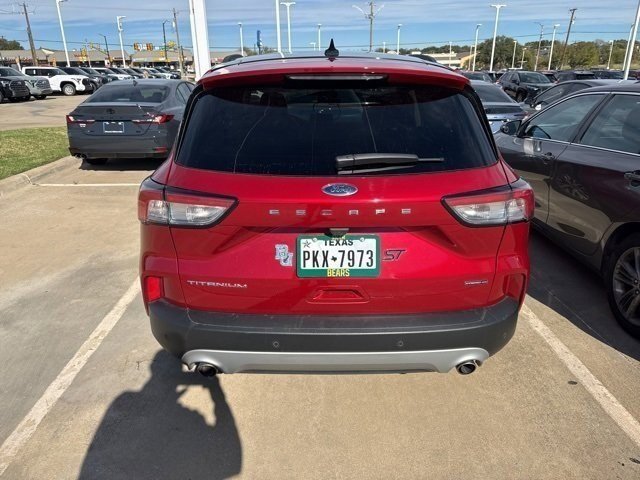 2020 Ford Escape Titanium Hybrid photo 4