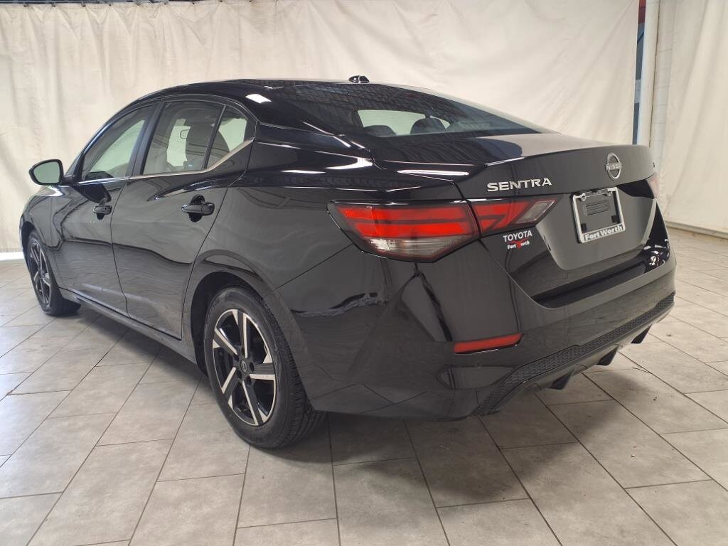 2024 Nissan Sentra SV photo 4