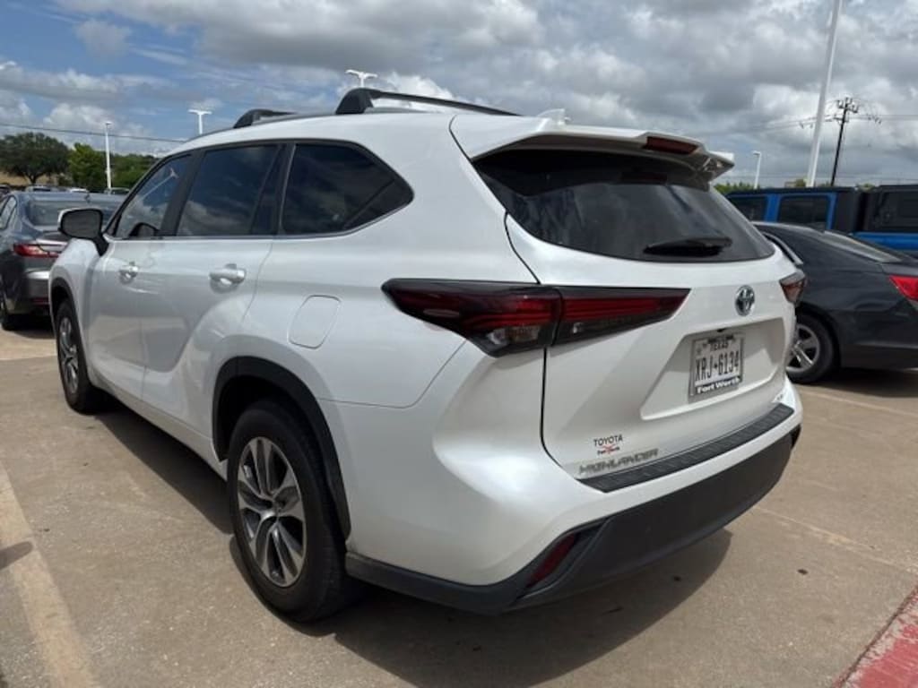 Certified 2024 Toyota Highlander Hybrid XLE SUV