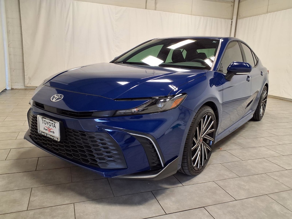 Used 2025 Toyota Camry SE Sedan