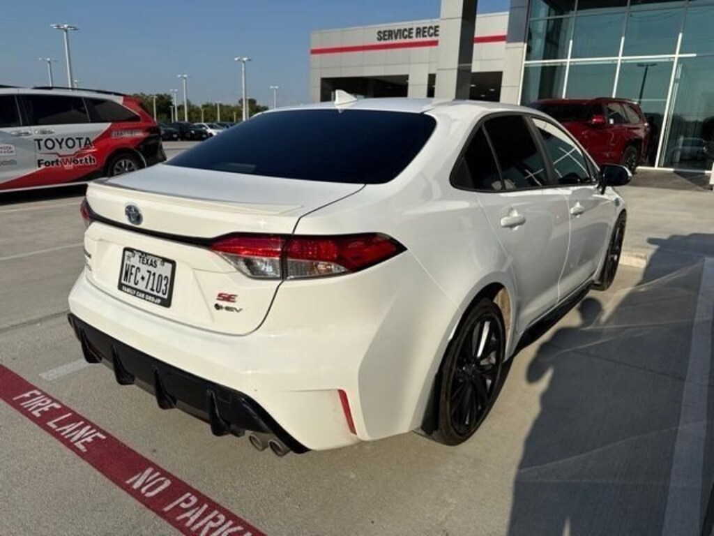 Used 2025 Toyota Corolla Hybrid LE Sedan