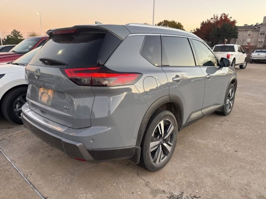 Used 2024 Nissan Rogue SL SUV