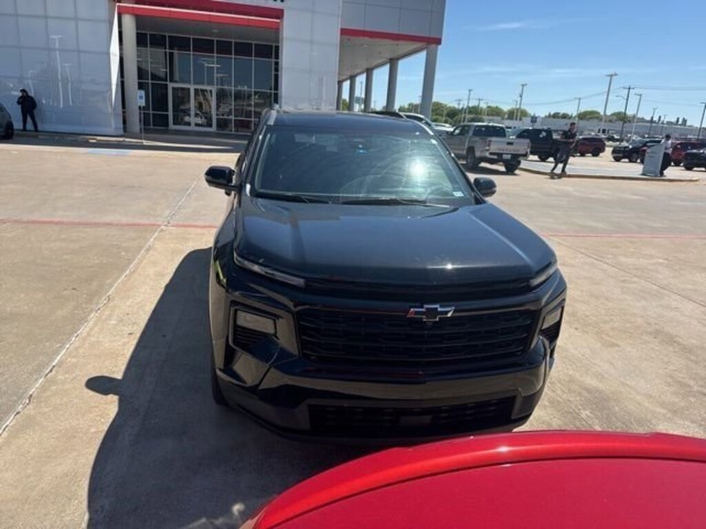 Used 2024 Chevrolet Traverse LT SUV