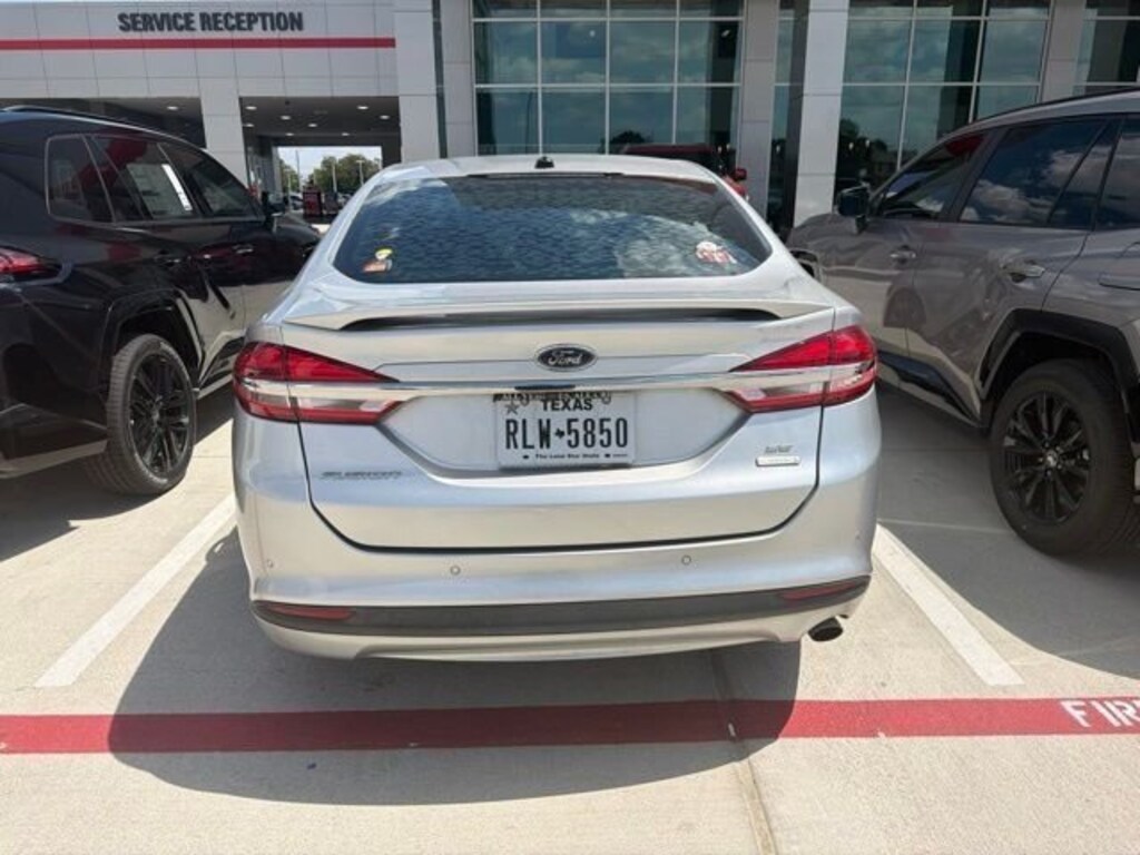 Used 2018 Ford Fusion SE Sedan