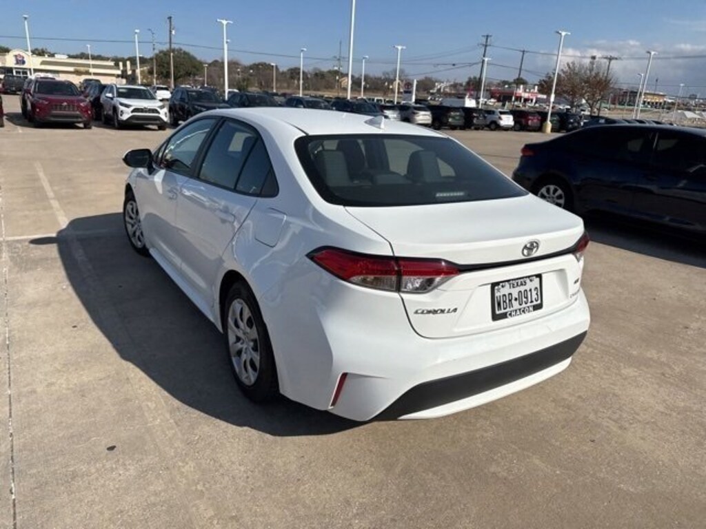 Used 2022 Toyota Corolla LE Sedan