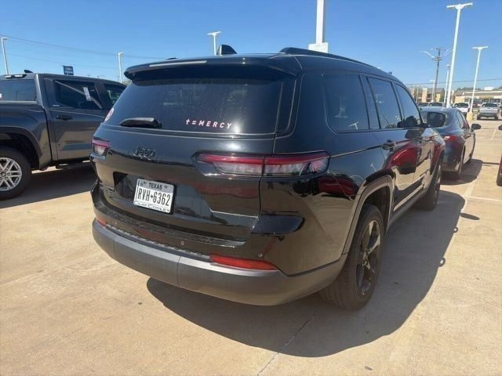 Used 2022 Jeep New Grand Cherokee Laredo SUV