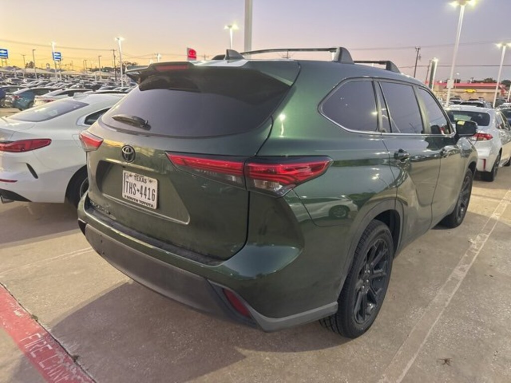 Used 2023 Toyota Highlander L SUV