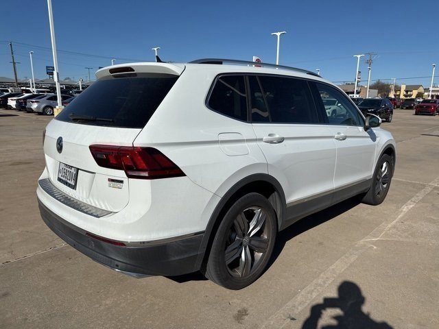 2020 Volkswagen Tiguan SEL photo 3