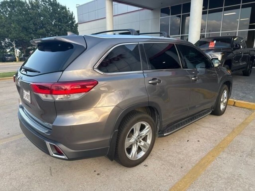 Used 2018 Toyota Highlander Limited V6 SUV