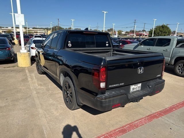 2017 Honda Ridgeline Black Edition photo 3