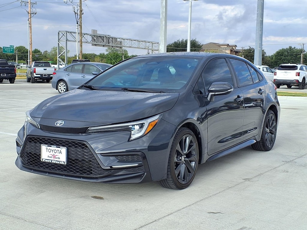 Used 2025 Toyota Corolla SE Sedan