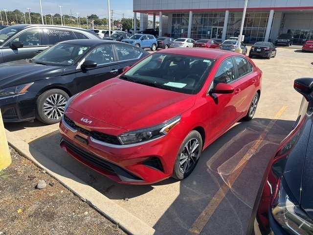 2024 Kia Forte LXS photo 2