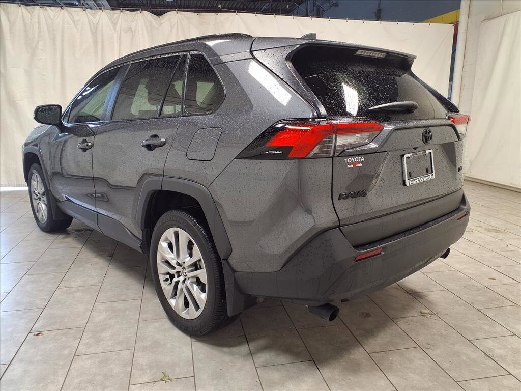 2024 Toyota RAV4 XLE Premium photo 4