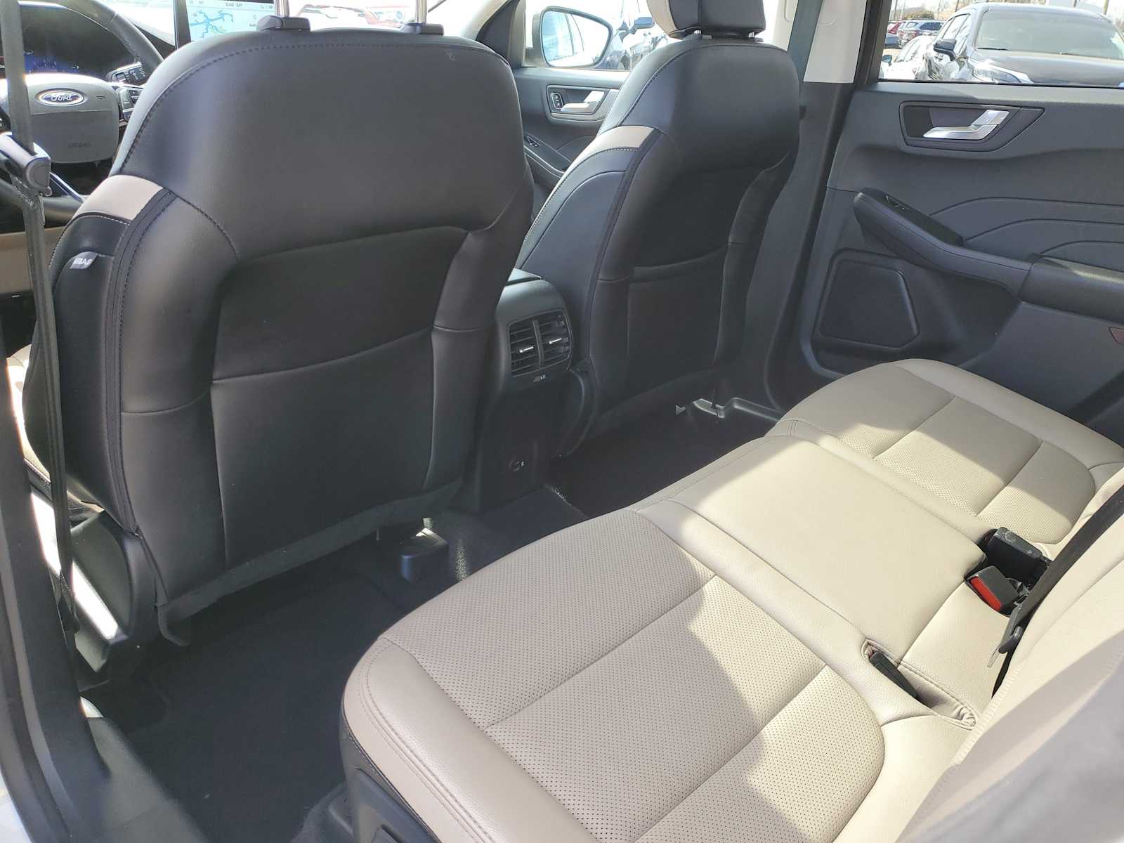 Thumbnail: 2022 Ford Escape - 14