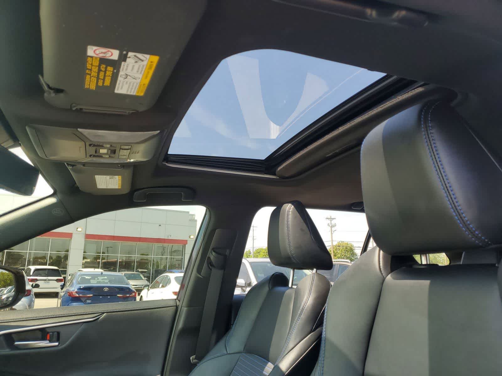 Thumbnail: 2021 Toyota RAV4 - 18
