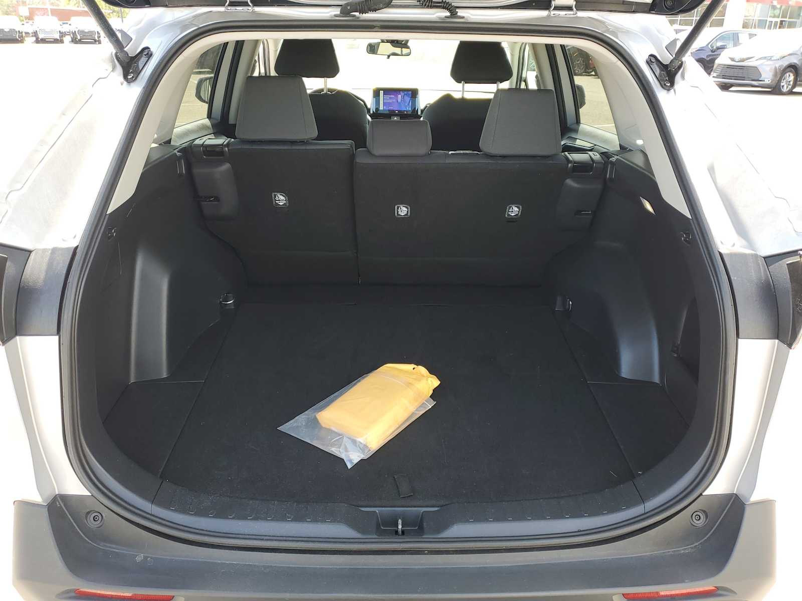 Thumbnail: 2024 Toyota RAV4 - 9