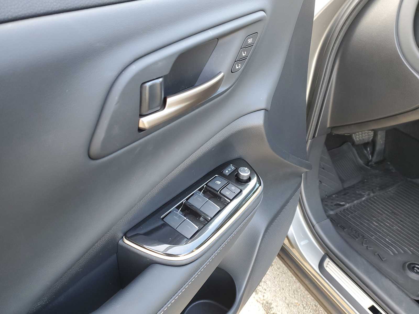 Thumbnail: 2025 Toyota Crown - 17