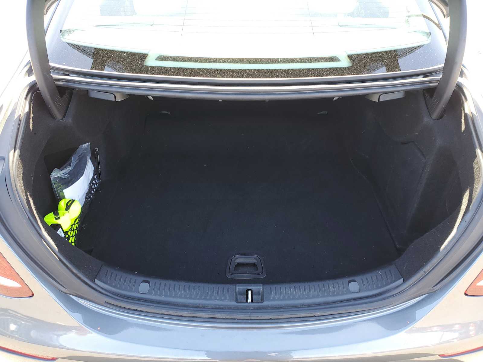 Thumbnail: 2017 Mercedes-Benz E-Class - 8